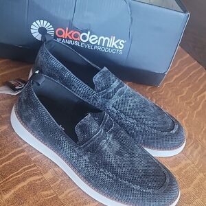 Akademiks New Black Loafers with Textured Finish